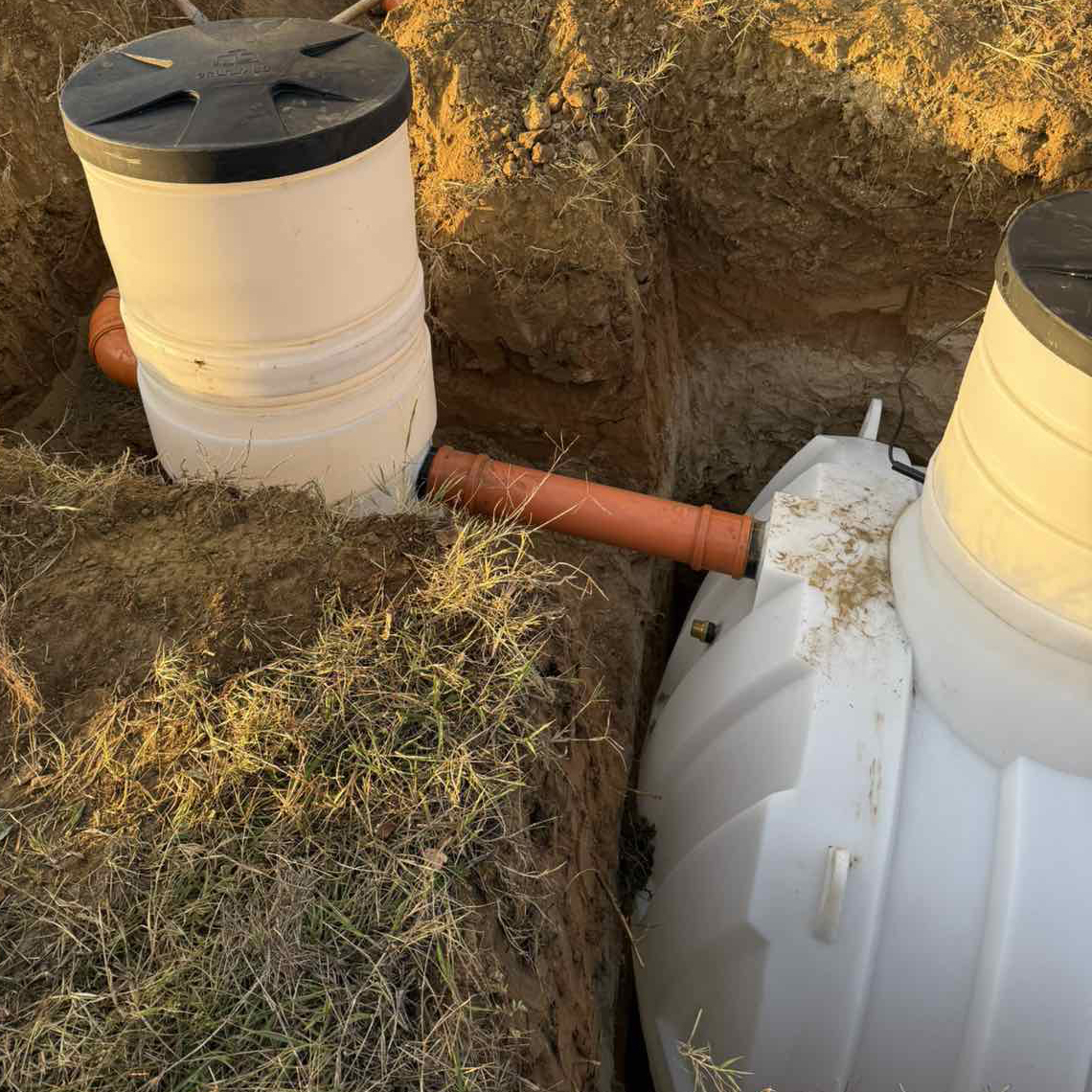 3,5 m3-es esővízgyűjtő rendszer házba történő visszavezetéshez - Image 4